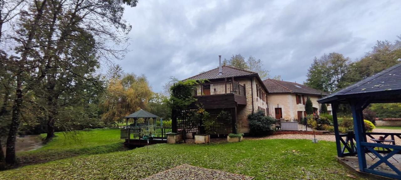 Le Moulin Du Fontcourt Vila Chasseneuil-sur-Bonnieure Exterior foto